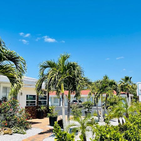 Siesta Inn Sarasota - Indian Beach Exterior foto